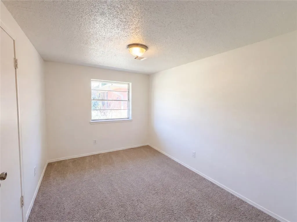 Photo 11 — 7629 NW 14th Street, Oklahoma City, OK 73127