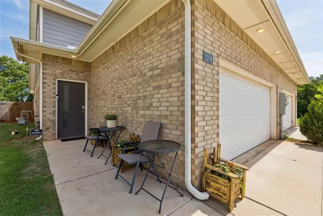 Photo 3 — 2109 Camino Del Plaza Lane, Edmond, OK 73013
