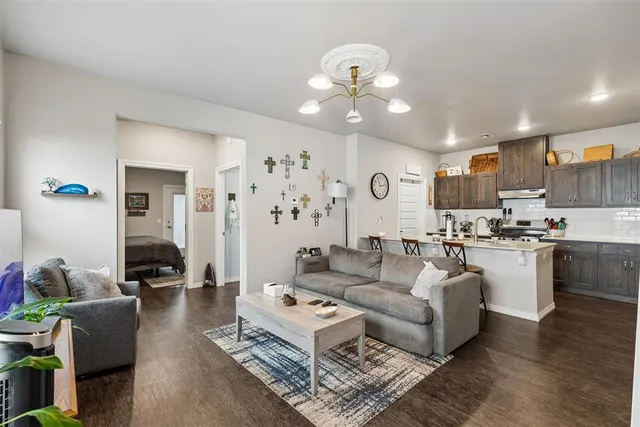 Photo 4 — 2109 Camino Del Plaza Lane, Edmond, OK 73013