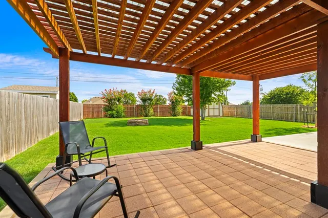 Photo 2 — 840 Carol Ann Place, Moore, OK 73160