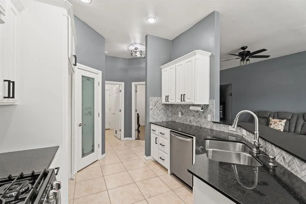 Photo 11 — 840 Carol Ann Place, Moore, OK 73160
