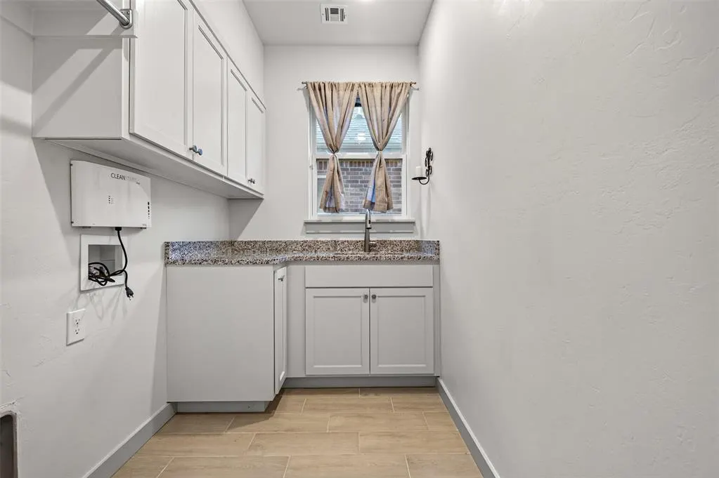 Photo 12 — 125 E 7th Street, Arcadia, OK 73007