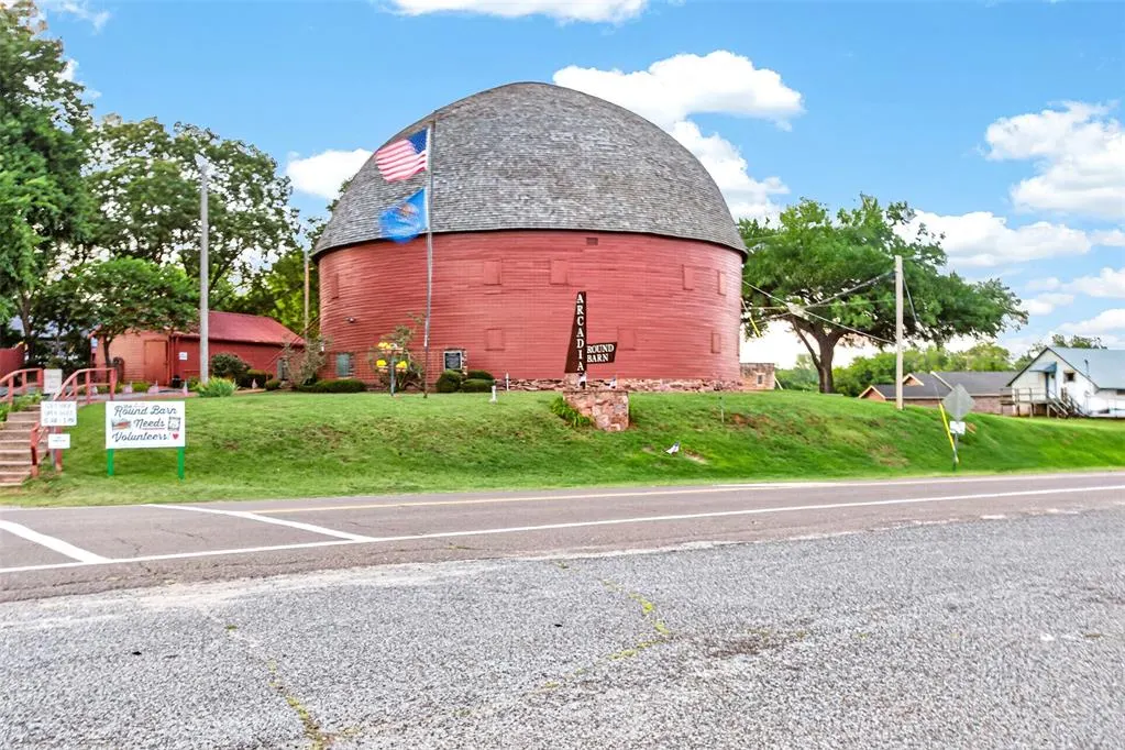 Photo 47 — 125 E 7th Street, Arcadia, OK 73007