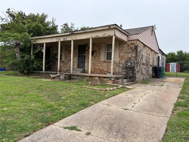 Photo 2 — 1717 N Fairmont Avenue, Oklahoma City, OK 73111