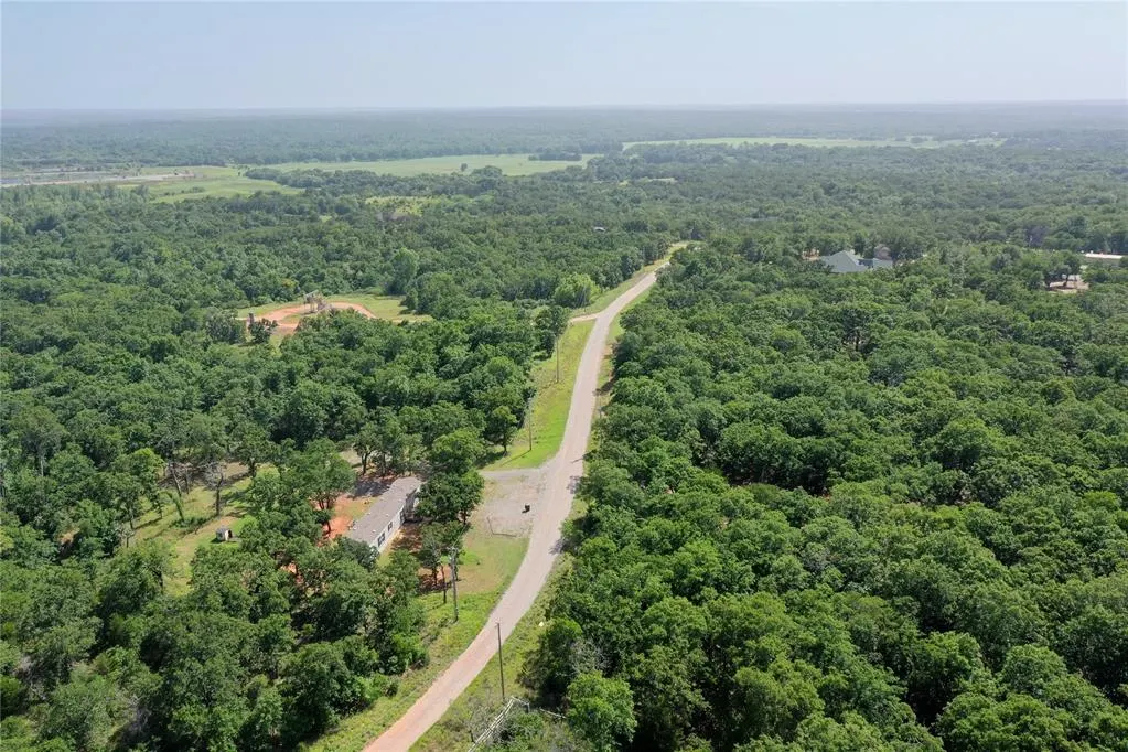 Photo 12 — 29176 Trigger Drive, Norman, OK 73026