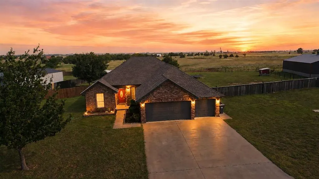 Front exterior — 6109 Callahan Way, Piedmont, OK 73078