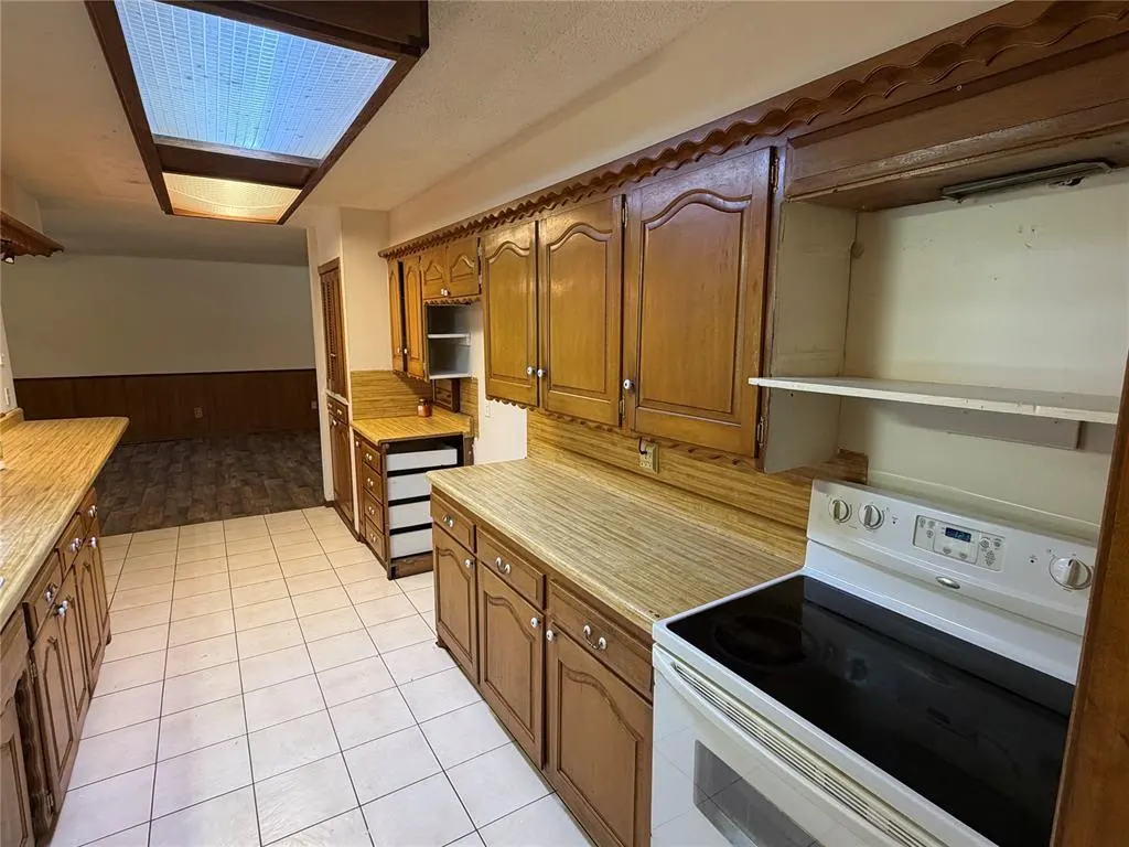 Photo 11 — 808 N Burns Street, Holdenville, OK 74848