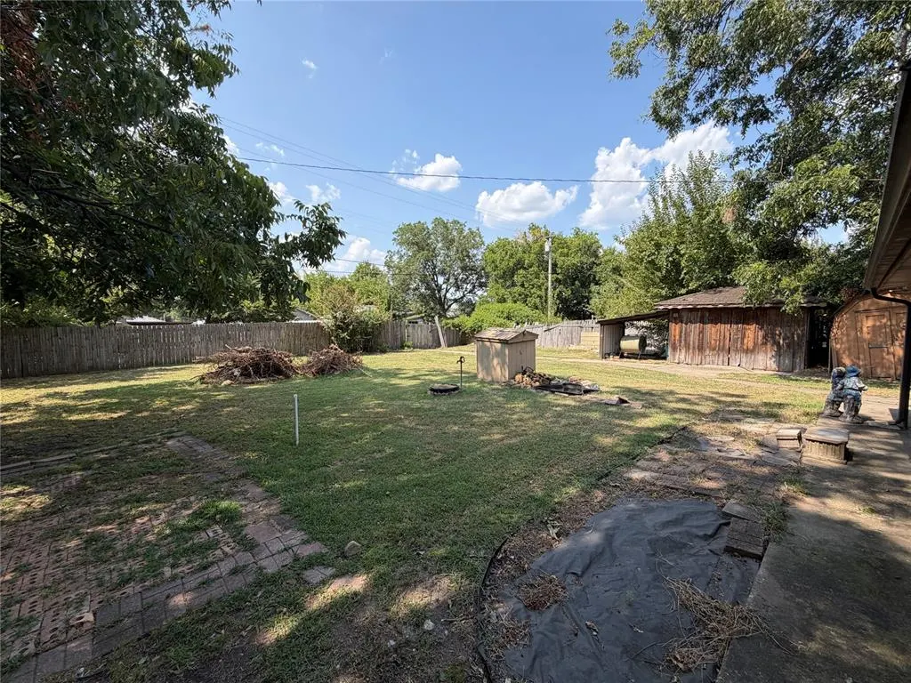Photo 33 — 808 N Burns Street, Holdenville, OK 74848