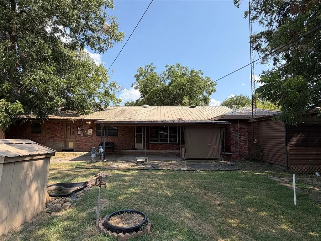 Photo 34 — 808 N Burns Street, Holdenville, OK 74848