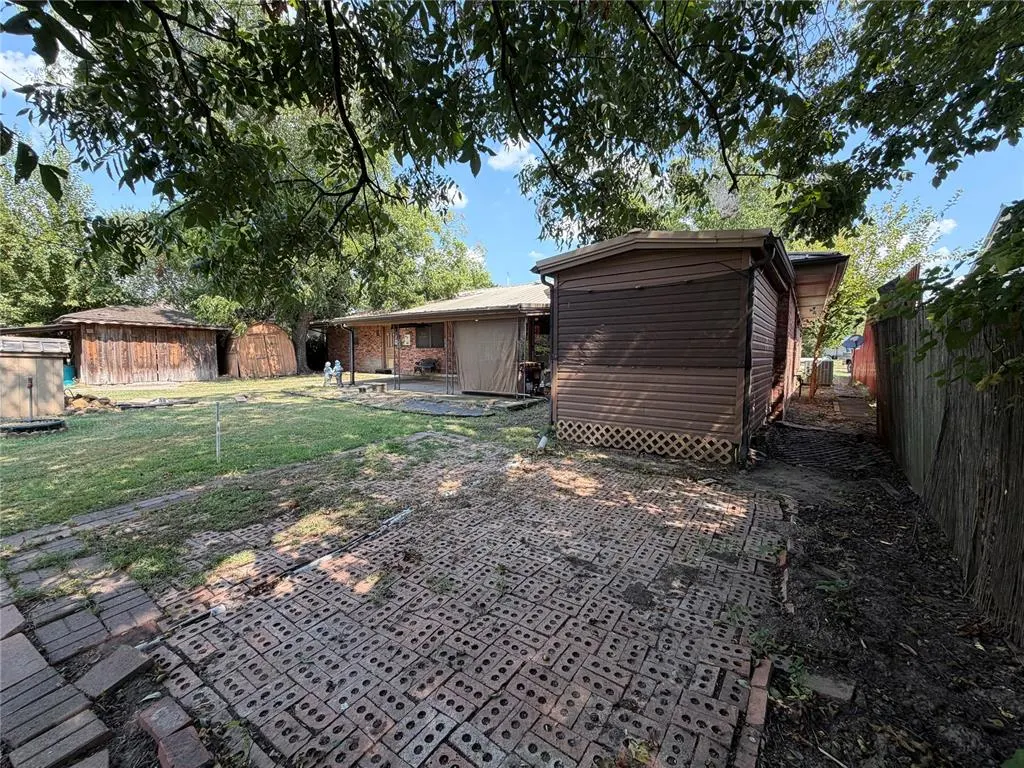 Photo 35 — 808 N Burns Street, Holdenville, OK 74848