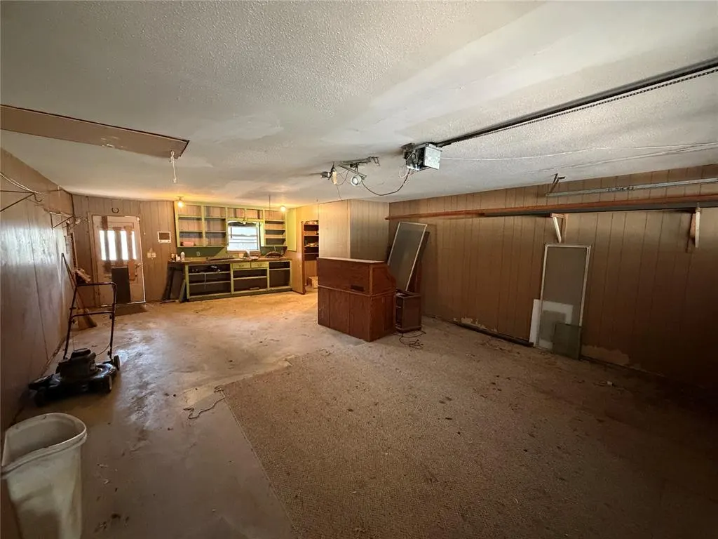 Photo 41 — 808 N Burns Street, Holdenville, OK 74848