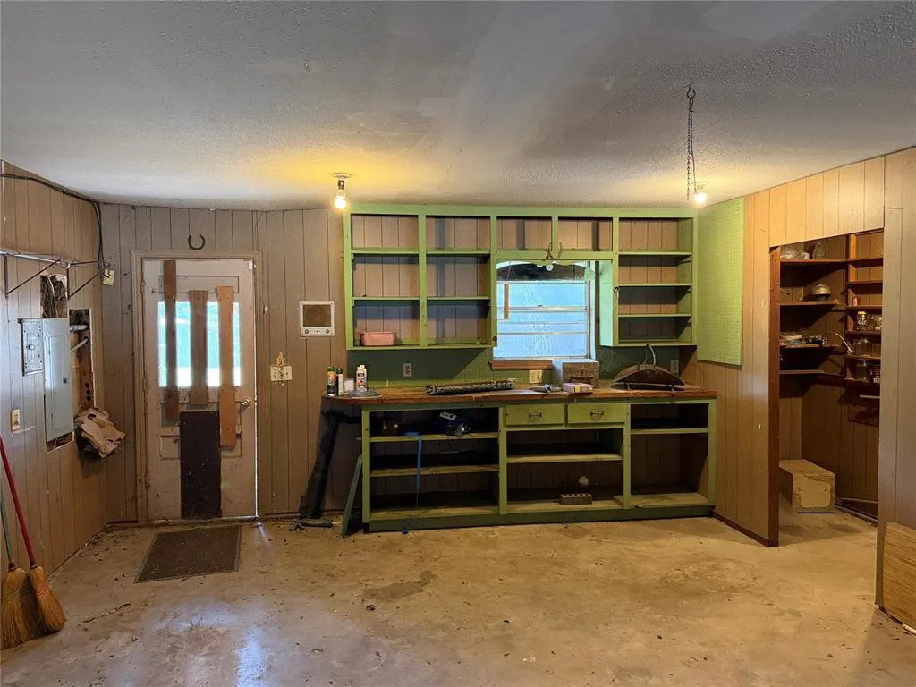 Photo 42 — 808 N Burns Street, Holdenville, OK 74848