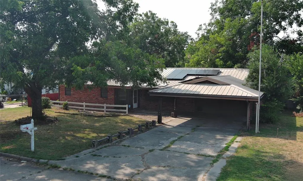 Photo 47 — 808 N Burns Street, Holdenville, OK 74848
