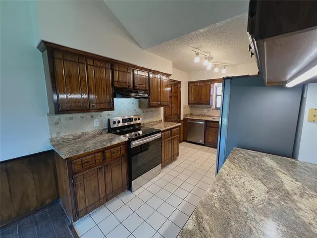 Photo 8 — 112 N Grand Fork Street, Edmond, OK 73003