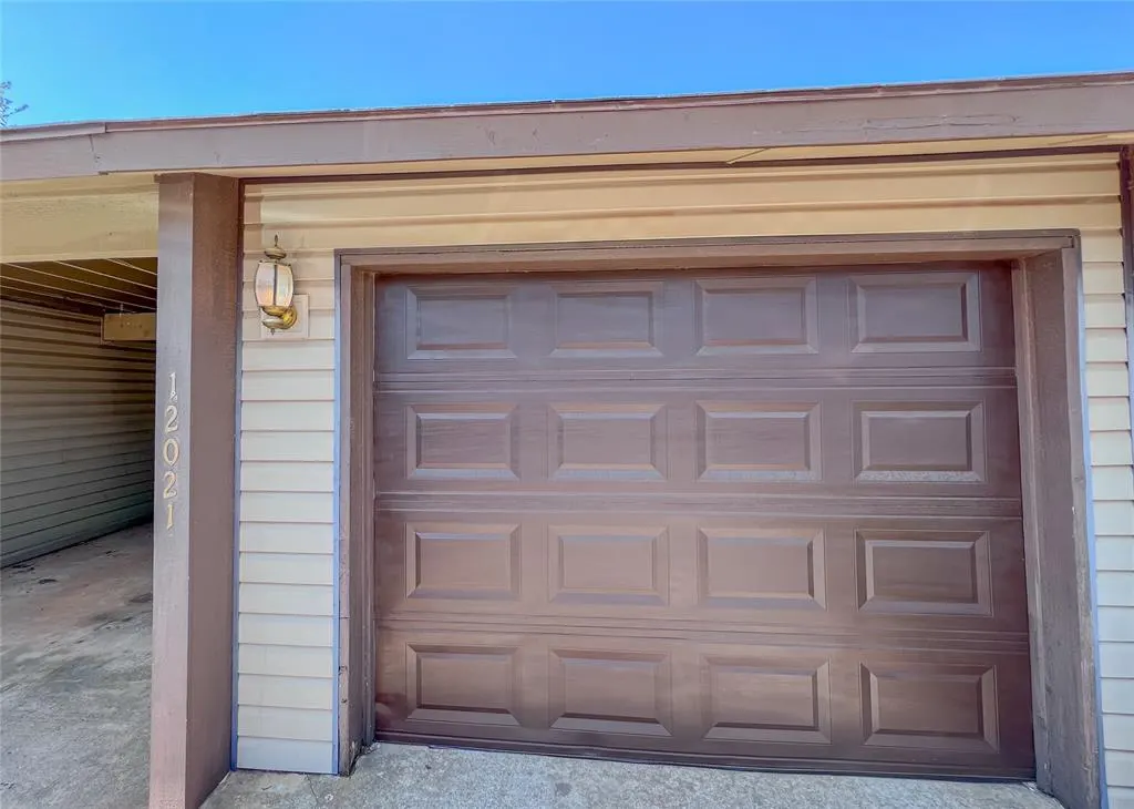 Photo 37 — 12021 Hawthorne Lane, Oklahoma City, OK 73162