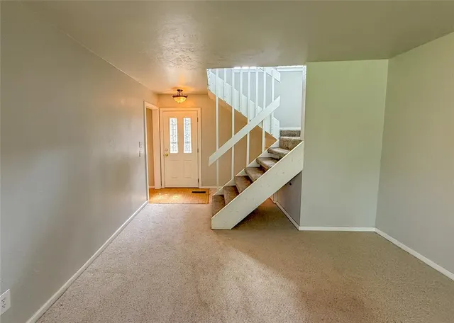 Photo 5 — 12021 Hawthorne Lane, Oklahoma City, OK 73162