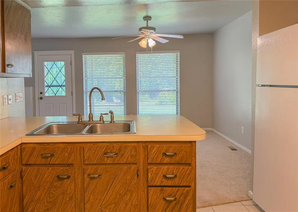 Photo 11 — 12021 Hawthorne Lane, Oklahoma City, OK 73162