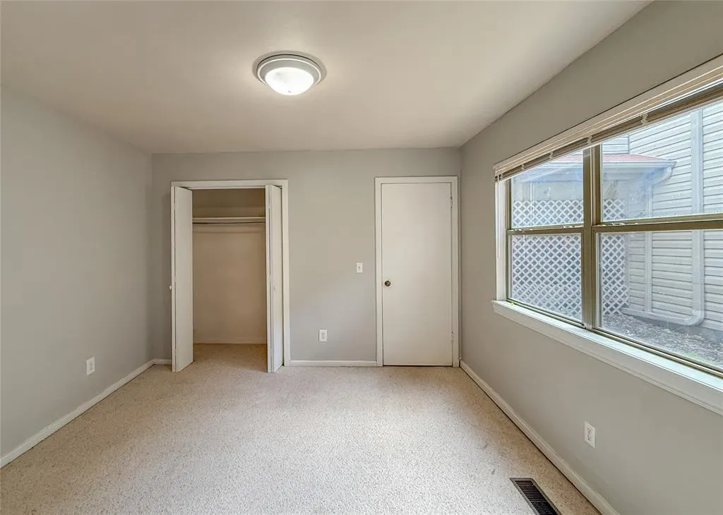 Photo 17 — 12021 Hawthorne Lane, Oklahoma City, OK 73162