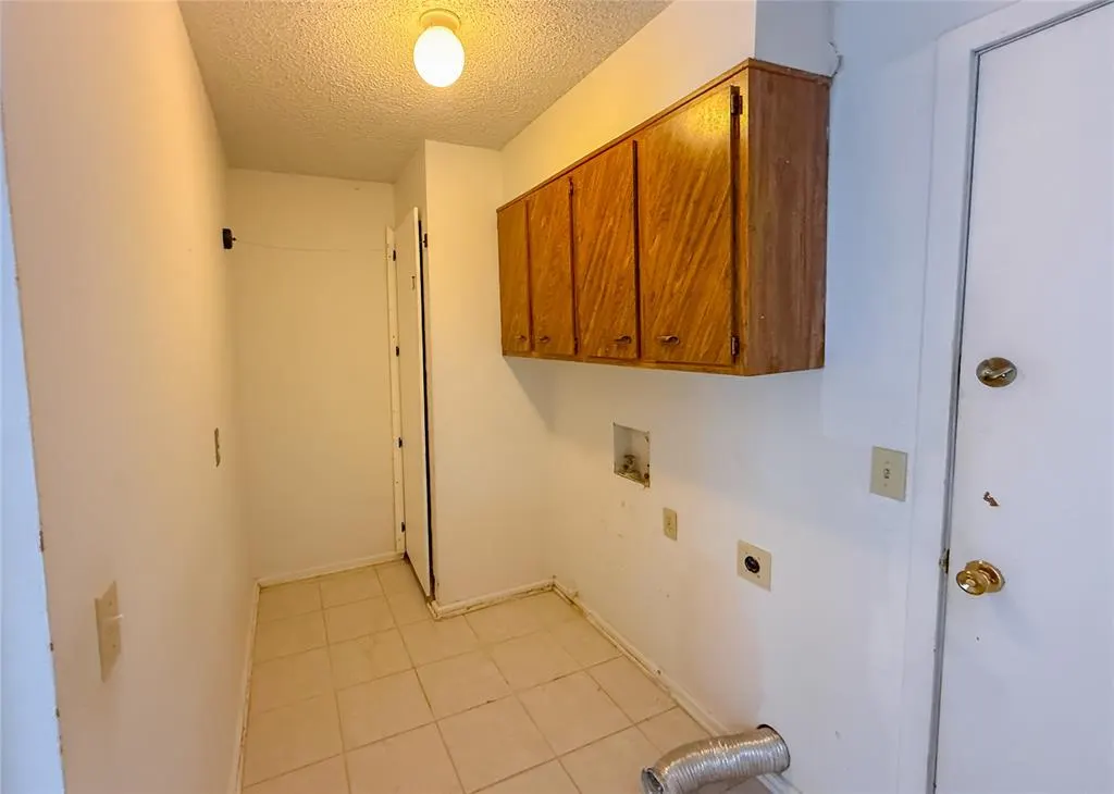 Photo 19 — 12021 Hawthorne Lane, Oklahoma City, OK 73162