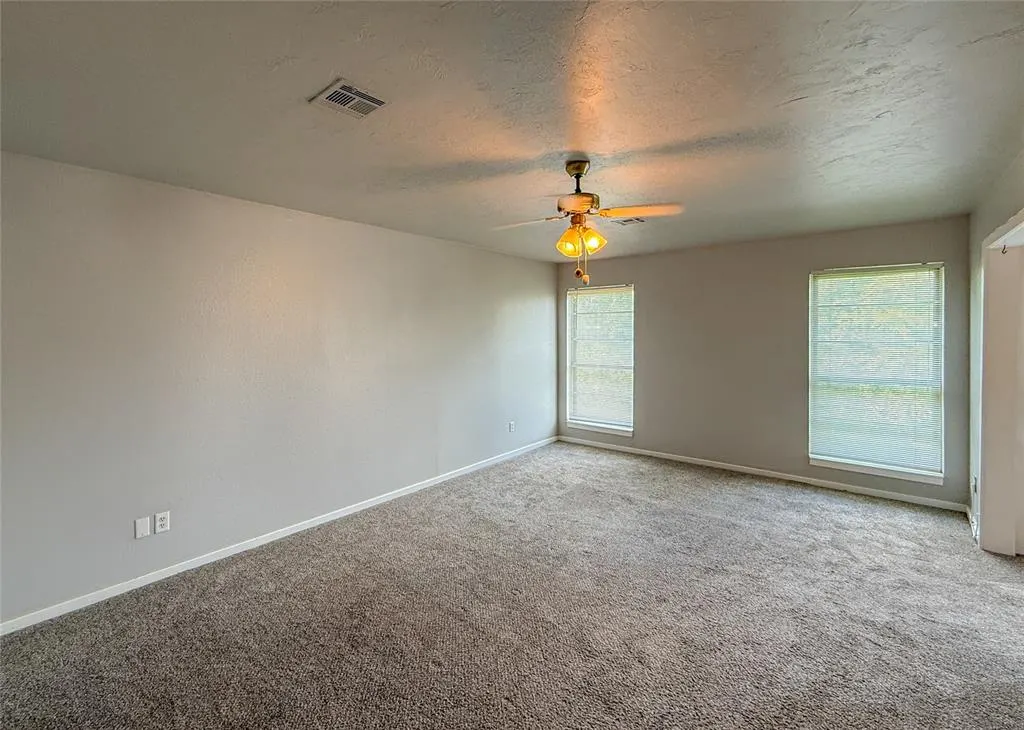 Photo 21 — 12021 Hawthorne Lane, Oklahoma City, OK 73162