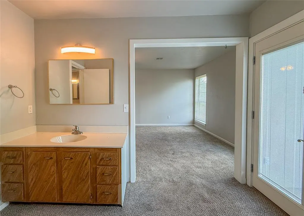 Photo 23 — 12021 Hawthorne Lane, Oklahoma City, OK 73162