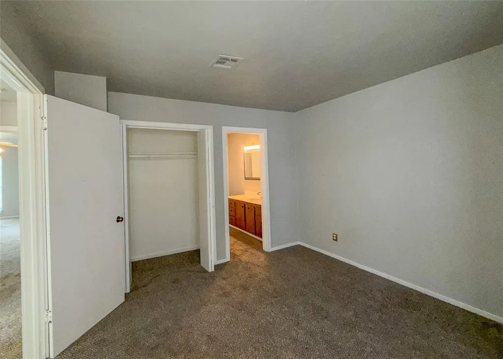 Photo 31 — 12021 Hawthorne Lane, Oklahoma City, OK 73162