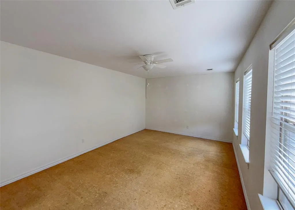 Photo 33 — 12021 Hawthorne Lane, Oklahoma City, OK 73162