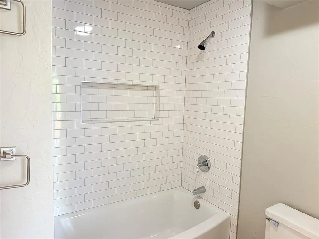 Photo 27 — 12021 Hawthorne Lane, Oklahoma City, OK 73162