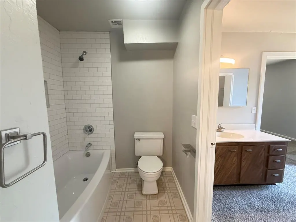 Photo 28 — 12021 Hawthorne Lane, Oklahoma City, OK 73162