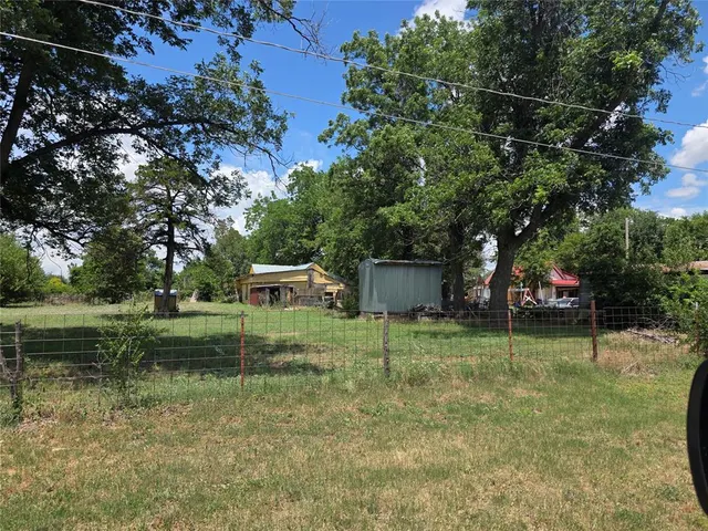 Photo 2 — 917 W Illinois Avenue, Chickasha, OK 73018