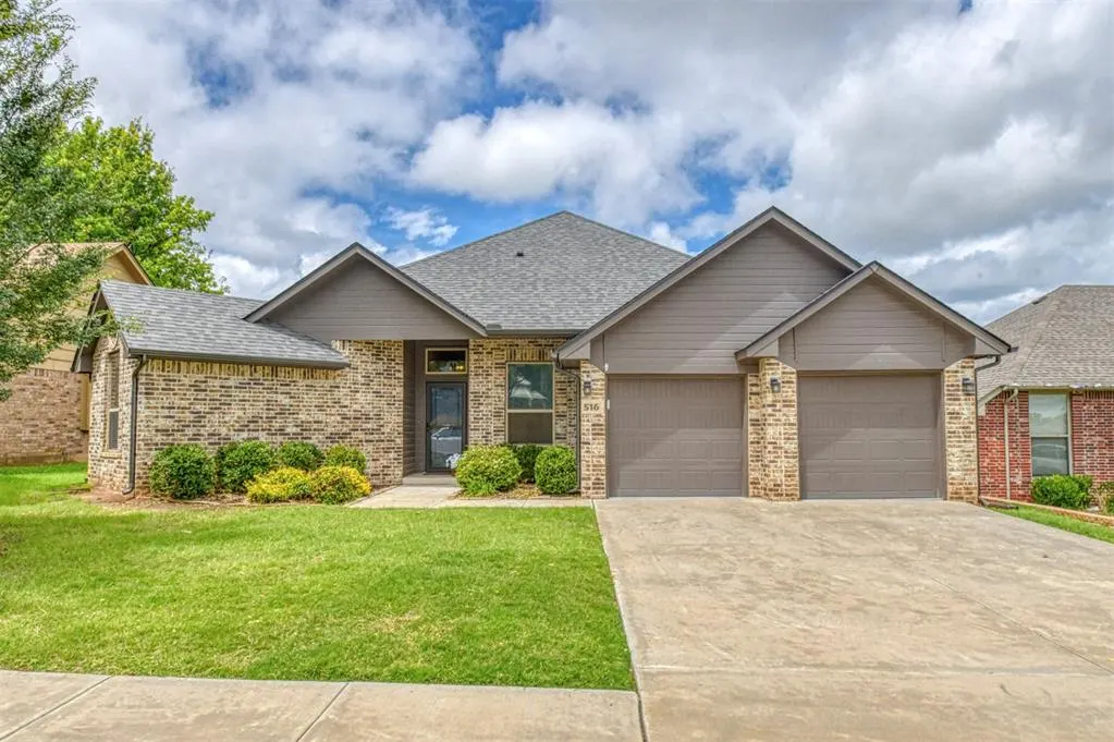 Photo 2 — 516 NE 23rd Avenue, Norman, OK 73071