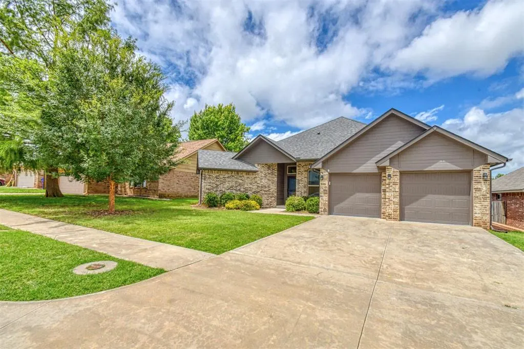 Photo 3 — 516 NE 23rd Avenue, Norman, OK 73071