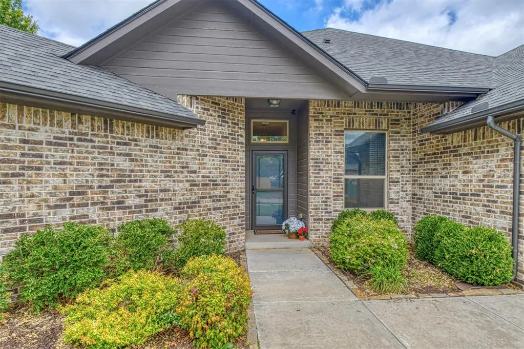 Photo 6 — 516 NE 23rd Avenue, Norman, OK 73071
