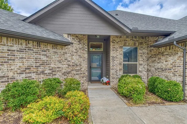 Photo 6 — 516 NE 23rd Avenue, Norman, OK 73071
