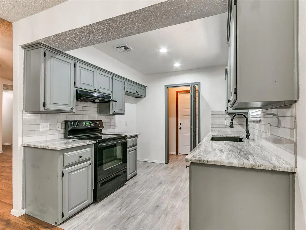 Photo 10 — 621 Cypress Drive, Oklahoma City, OK 73170