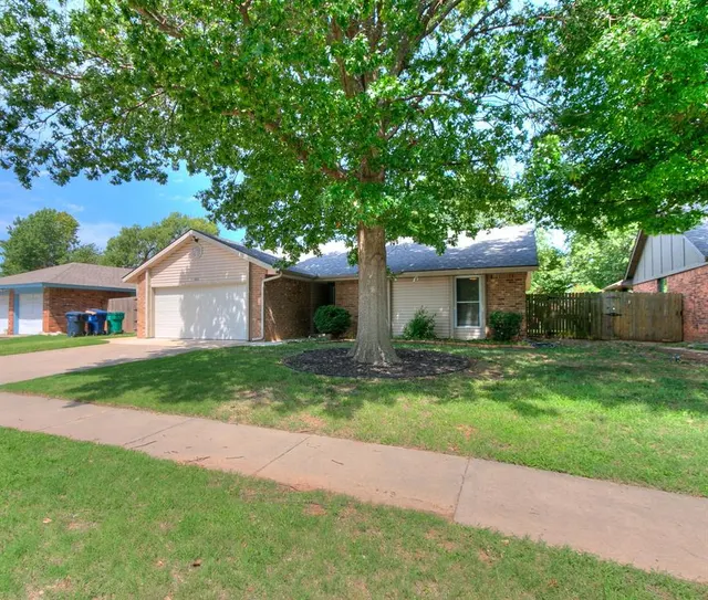 Photo 2 — 621 Cypress Drive, Oklahoma City, OK 73170
