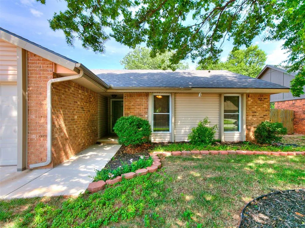 Photo 3 — 621 Cypress Drive, Oklahoma City, OK 73170