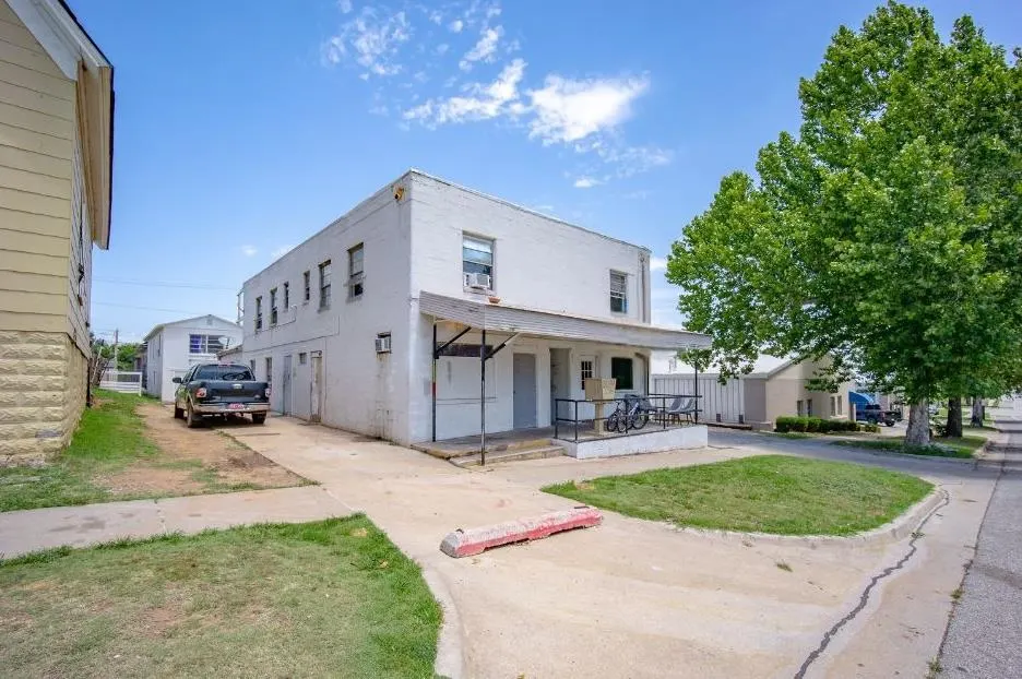 Front exterior — 31 SW 25th Street, Oklahoma City, OK 73109