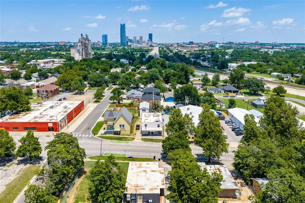 Photo 7 — 31 SW 25th Street, Oklahoma City, OK 73109
