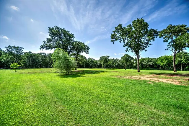Photo 3 — 338522 E 930 Road, Wellston, OK 74881