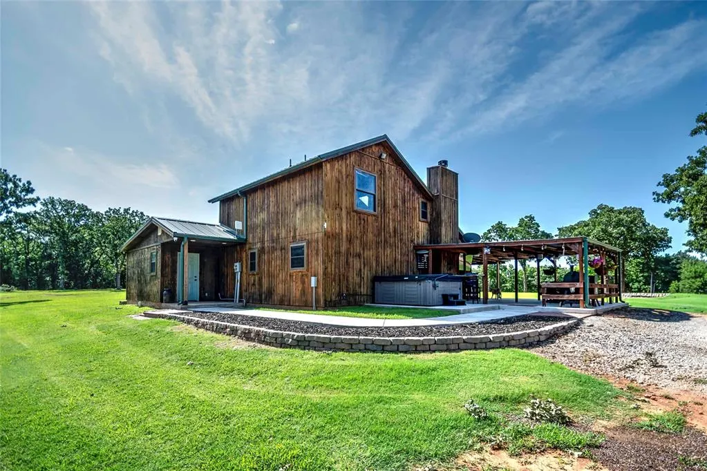 Photo 9 — 338522 E 930 Road, Wellston, OK 74881