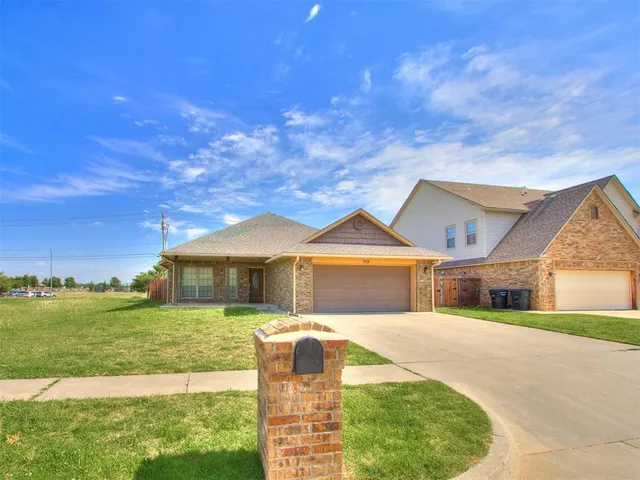 Front exterior — 705 SW 11TH Street St, Moore, OK 73160