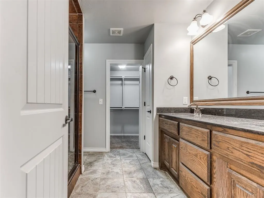 Photo 16 — 705 SW 11TH Street St, Moore, OK 73160