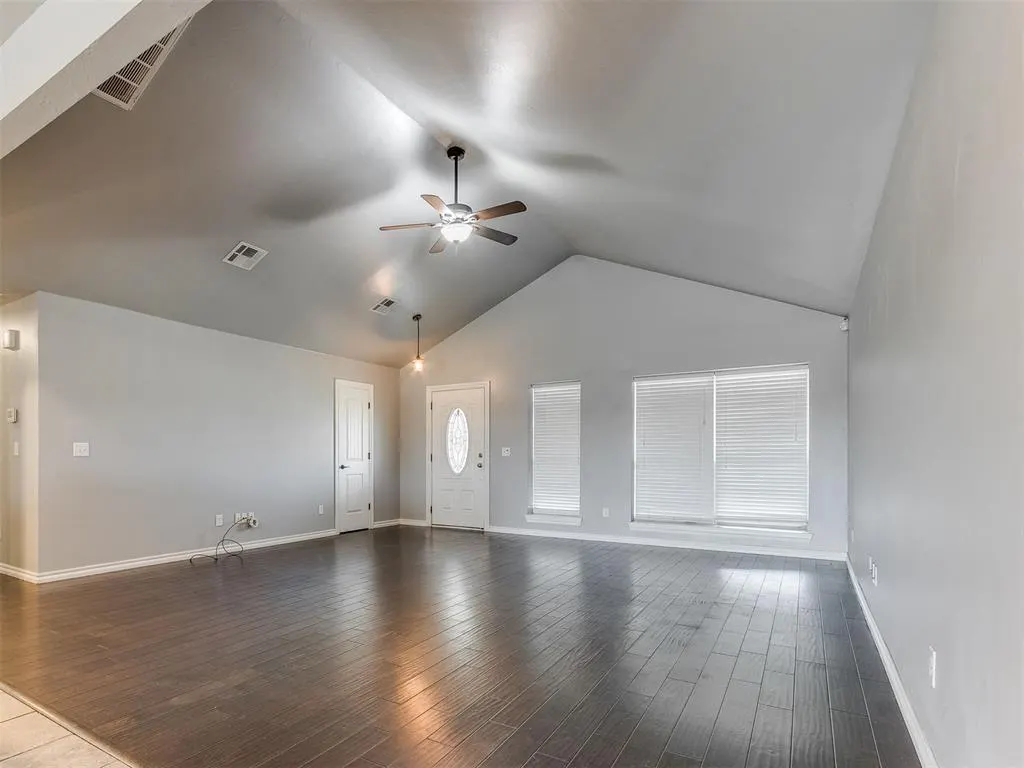 Photo 21 — 705 SW 11TH Street St, Moore, OK 73160