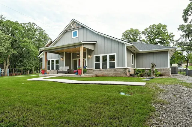 Photo 4 — 16 W Hill Street, Arcadia, OK 73007