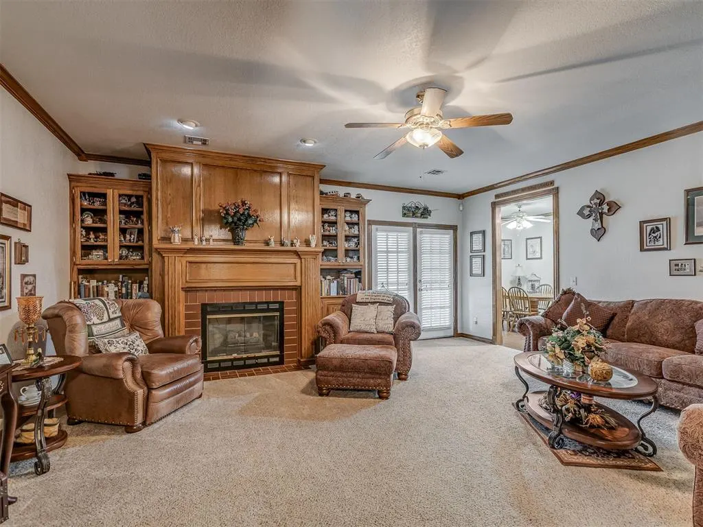 Photo 3 — 217 S Roselawn Avenue, Midwest City, OK 73130