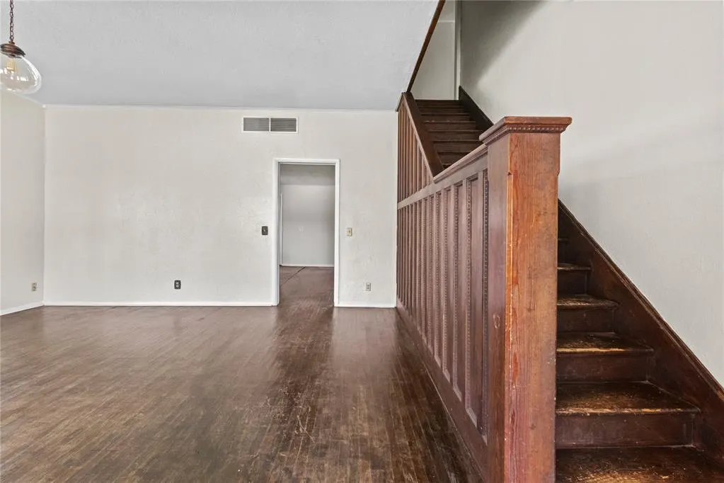Photo 4 — 108 W Tom Stafford Street, Weatherford, OK 73096