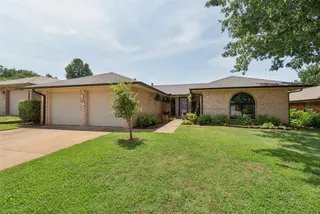 Sold home at 516 Pepperdine Avenue