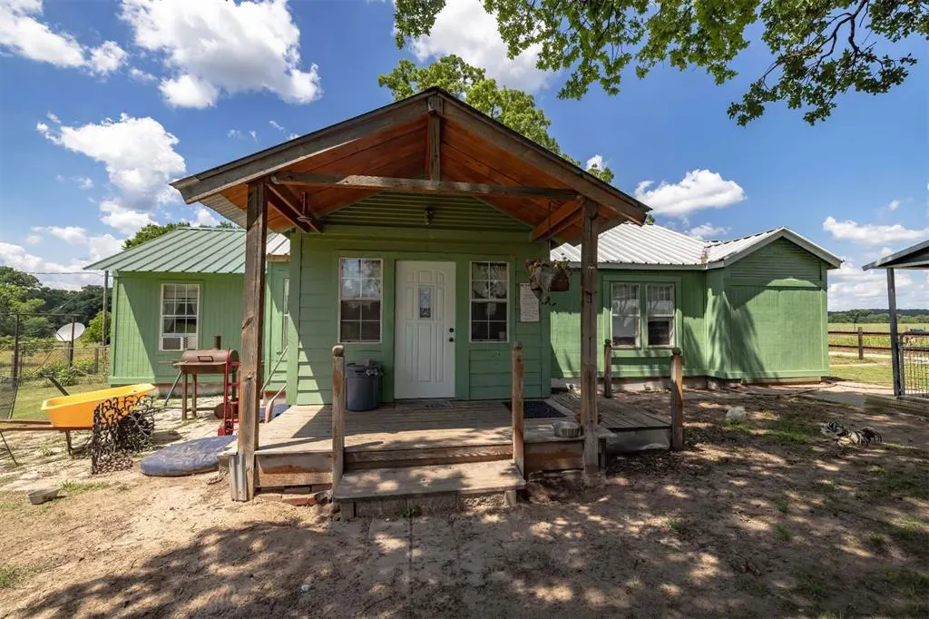 Front exterior — 23070 County Road 3416, Byars, OK 74831