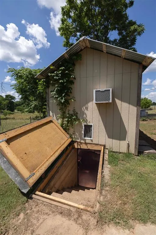 Photo 3 — 23070 County Road 3416, Byars, OK 74831